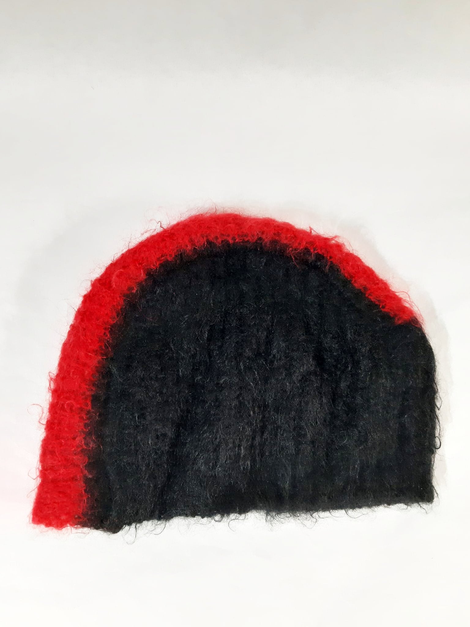 PRADA ニット帽　FW 2007 コレクション Prada FW 2007 Red Mohair Mohawk Beanie – Forest Bunker